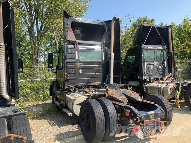 Volvo VNL 曳引機組件