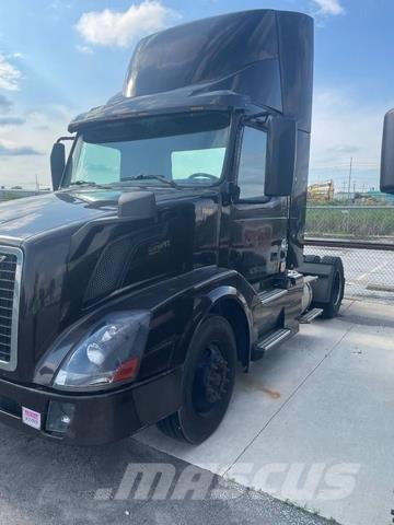 Volvo VNL 曳引機組件