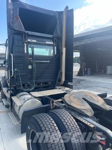 Volvo VNL 曳引機組件