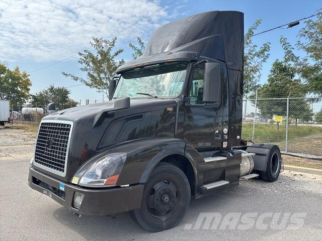 Volvo VNL 曳引機組件