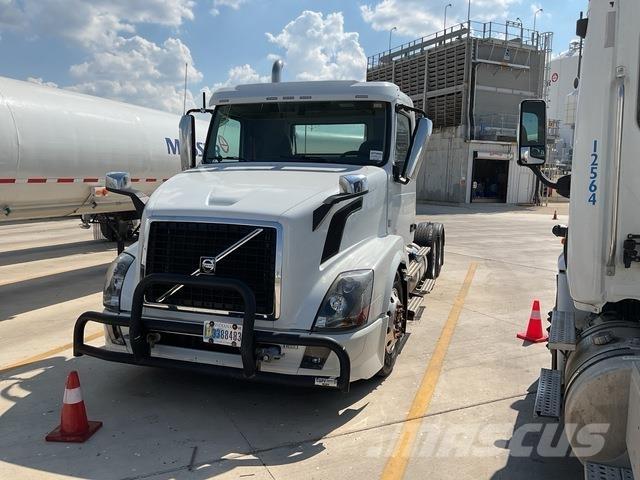 Volvo VNL 曳引機組件