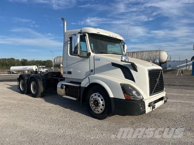 Volvo VNL 曳引機組件