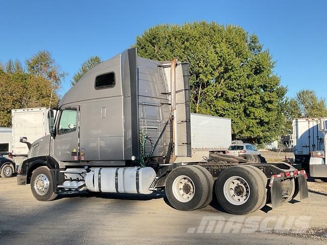 Volvo VNL 曳引機組件