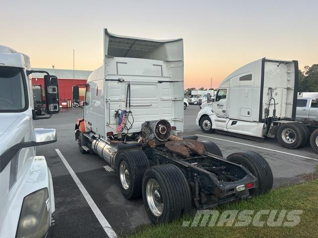 Volvo VNL 曳引機組件