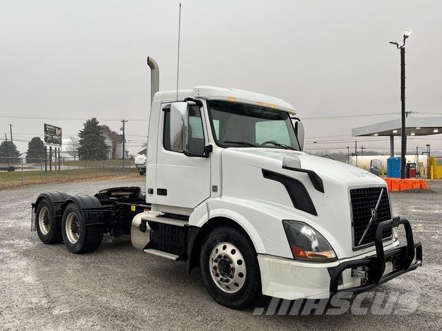 Volvo VNL 曳引機組件