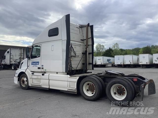 Volvo VNL 曳引機組件