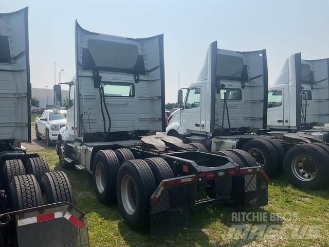 Volvo VNL 300 曳引機組件