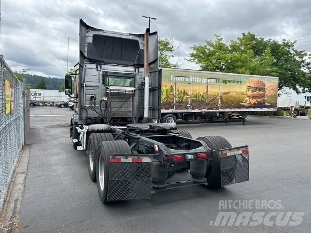 Volvo VNL 300 曳引機組件