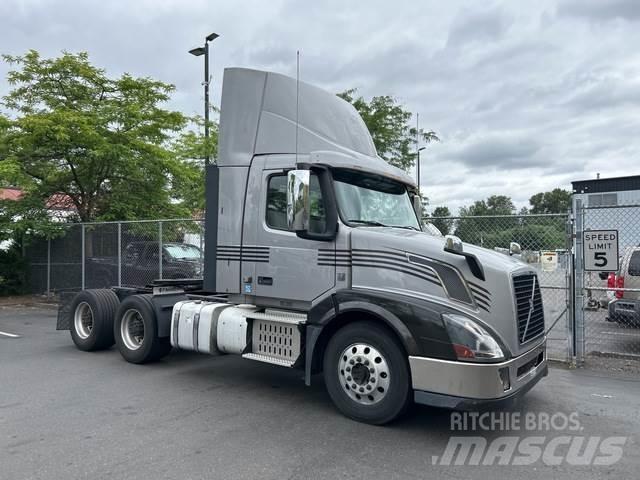 Volvo VNL 300 曳引機組件
