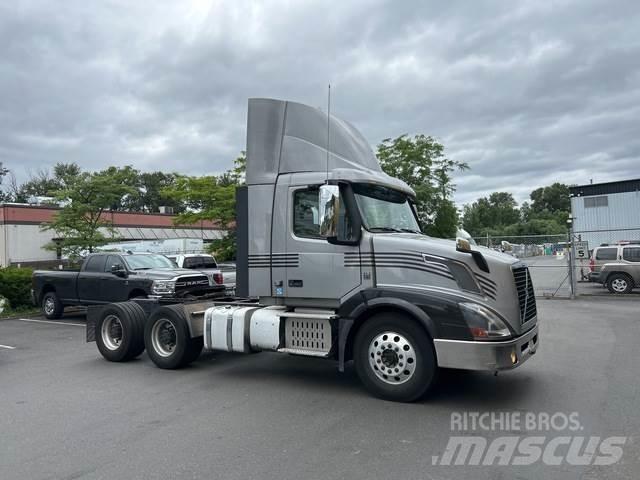 Volvo VNL 300 曳引機組件