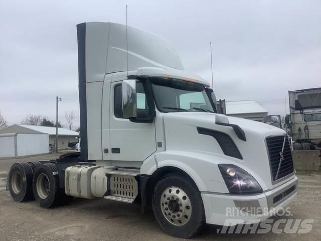 Volvo VNL300 曳引機組件
