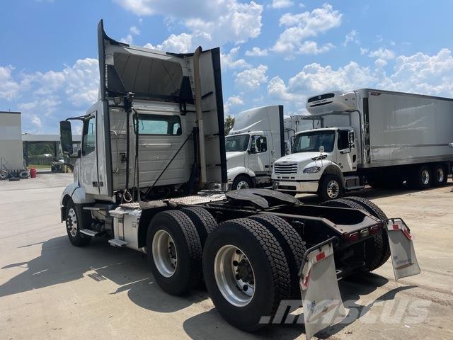 Volvo VNL300 曳引機組件