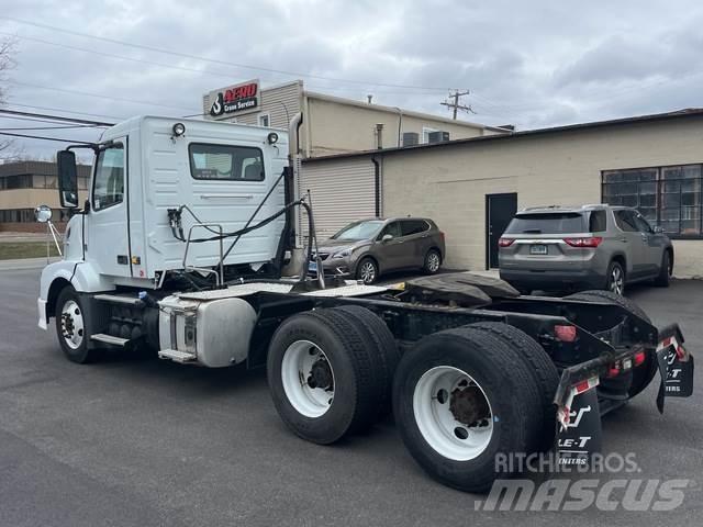 Volvo VNL64T 曳引機組件