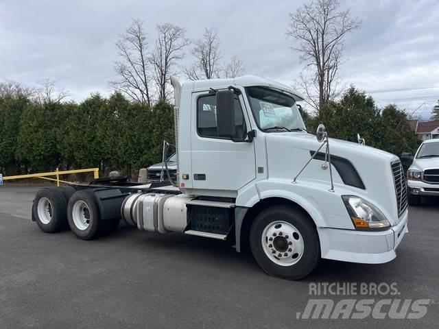Volvo VNL64T 曳引機組件