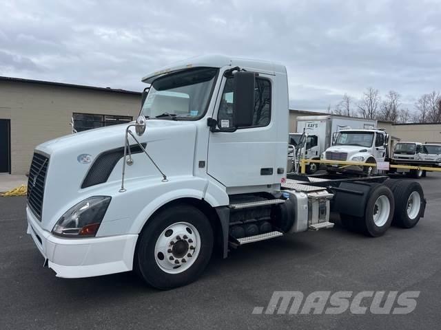Volvo VNL64T 曳引機組件