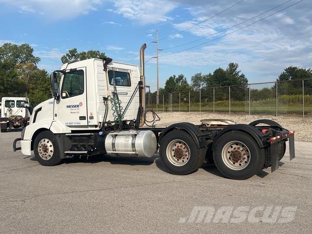 Volvo VNL64T 曳引機組件