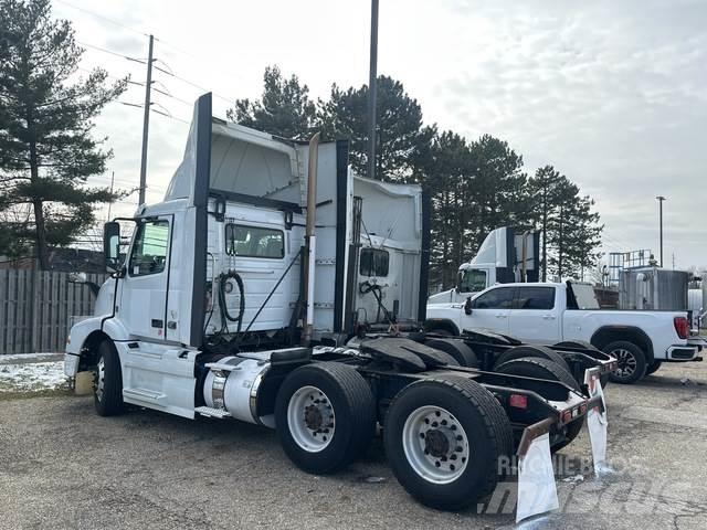 Volvo VNM 曳引機組件