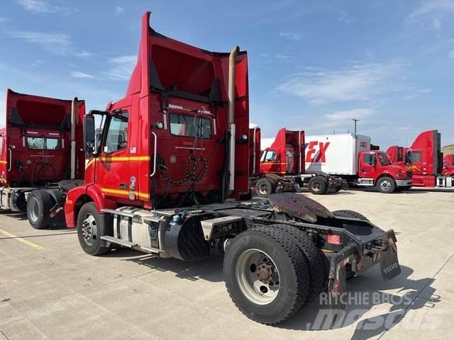 Volvo VNM 曳引機組件
