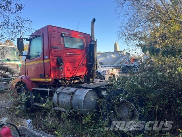 Volvo VNM200 曳引機組件