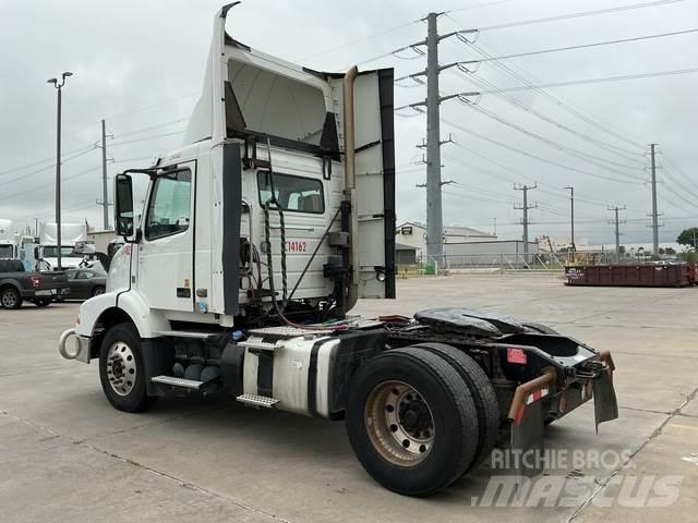 Volvo VNM42T 曳引機組件