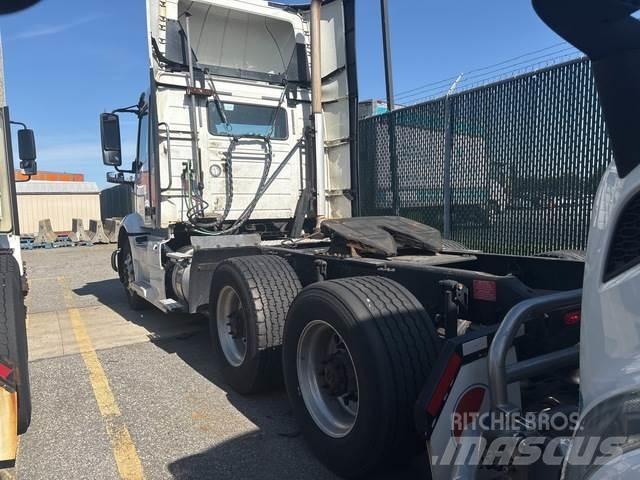Volvo VNR 曳引機組件