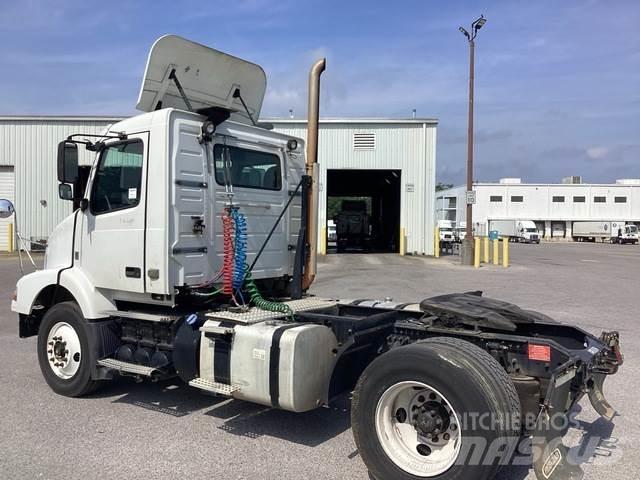 Volvo VNR42T 曳引機組件