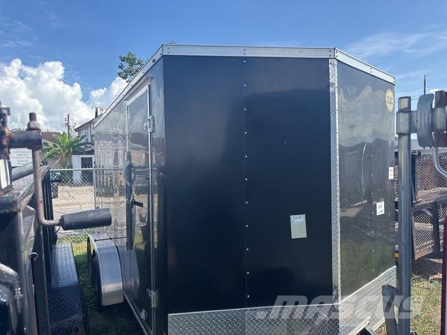 Wells Cargo  箱體拖車