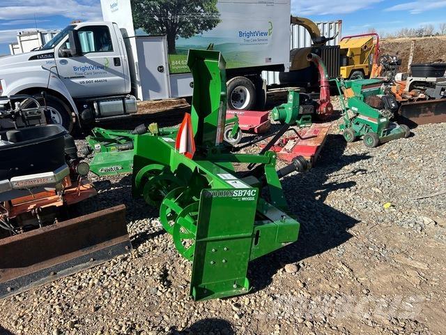 Woods SB74C 掃雪機