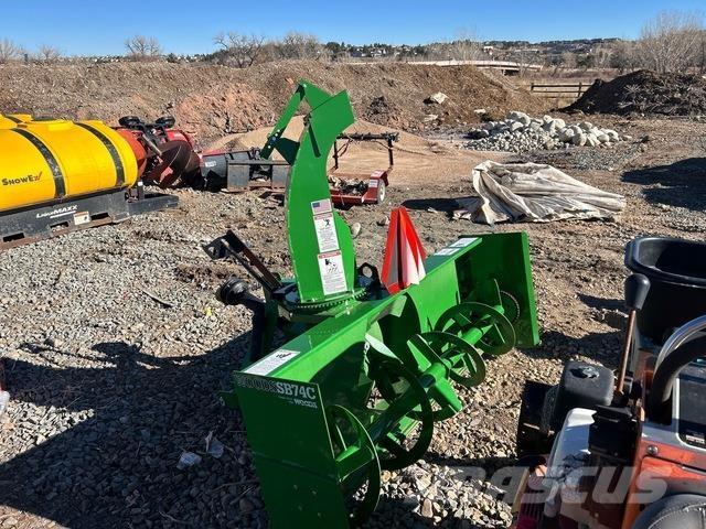 Woods SB74C 掃雪機