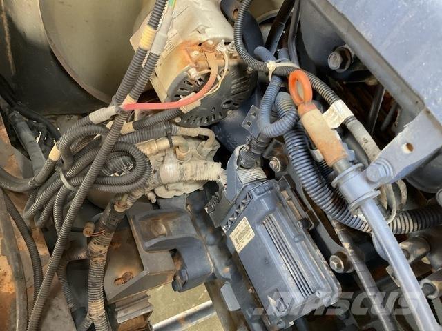 XCMG XCT130 履帶式起重機