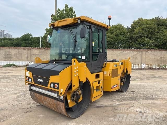 XCMG XD83 雙輪滾壓機
