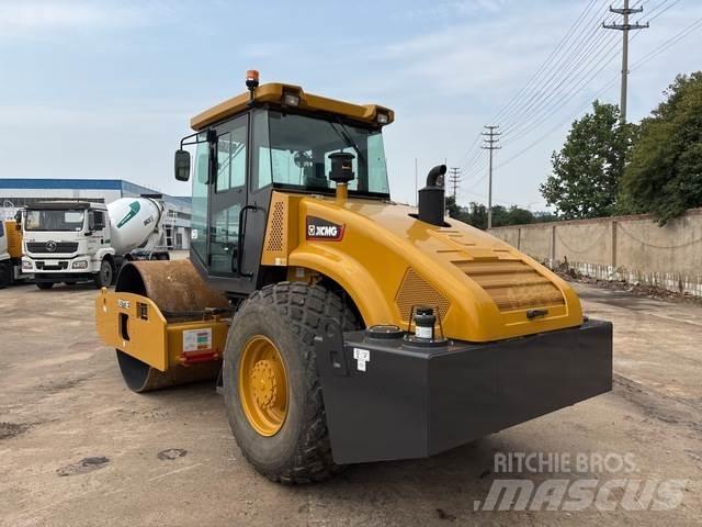 XCMG XS113E 單輪滾壓機