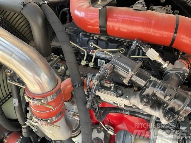XCMG XTF1256K 伸縮臂操作車