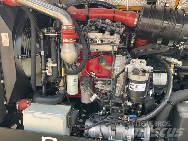 XCMG XTF1256K 伸縮臂操作車