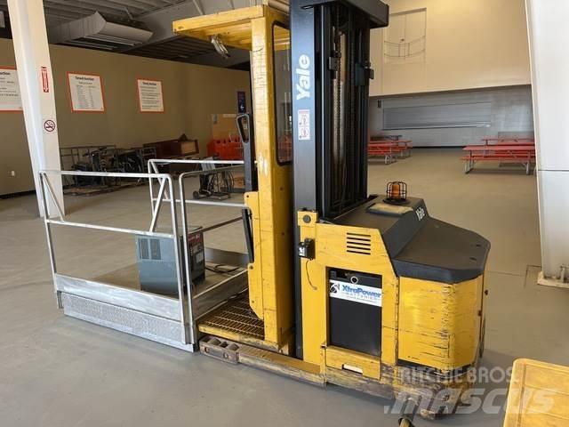 Yale OS030EC 中端式裝載機