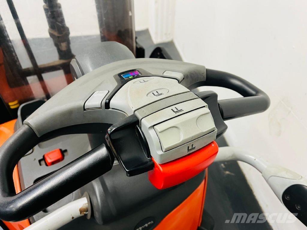 BT SPE160L 行走控制式堆積機
