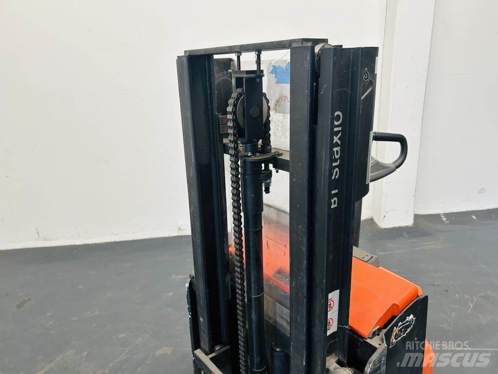 BT SWE200 行走控制式堆積機