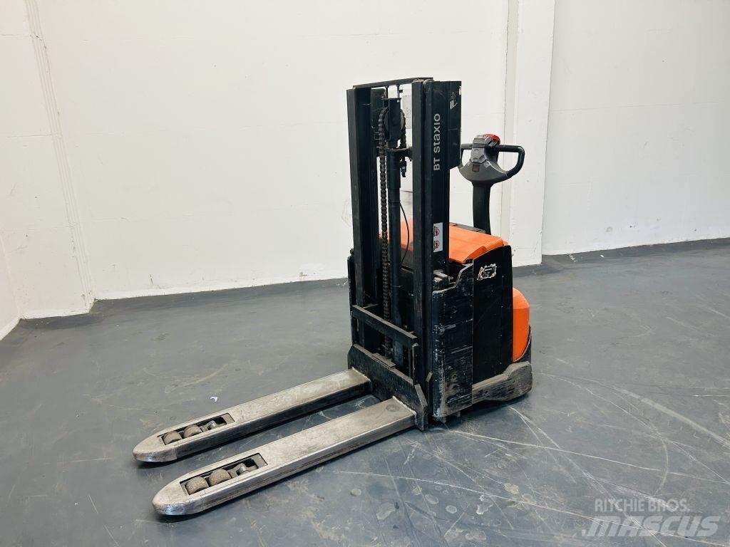 BT SWE200D 行走控制式堆積機