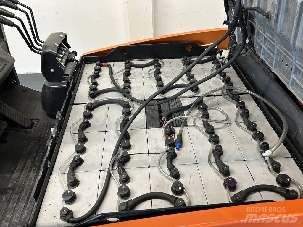 Doosan B25S-7 電動堆高機