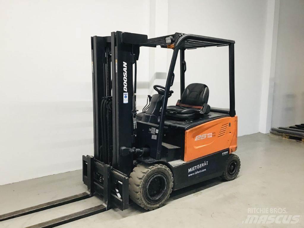 Doosan B25X-7 電動堆高機