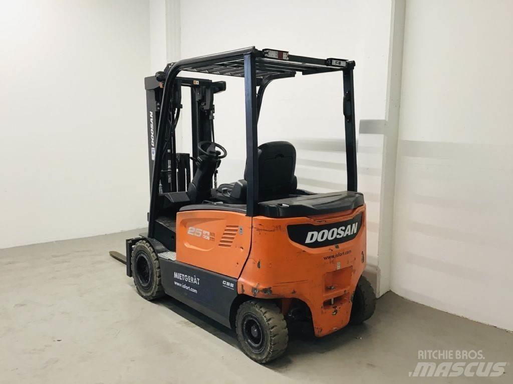 Doosan B25X-7 電動堆高機