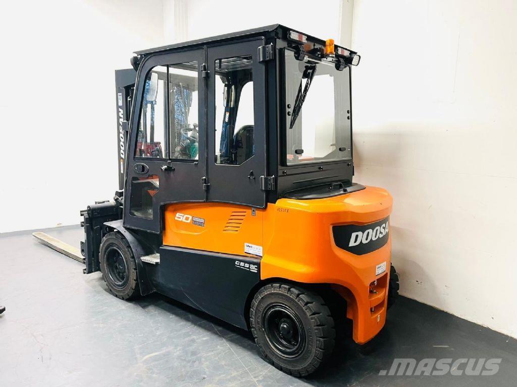 Doosan B50X-7 電動堆高機