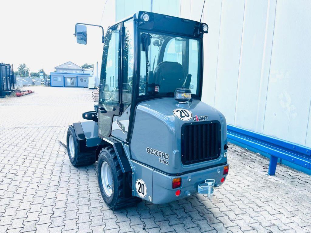 GiANT G2500 X-TRA HD 輪胎式裝載機