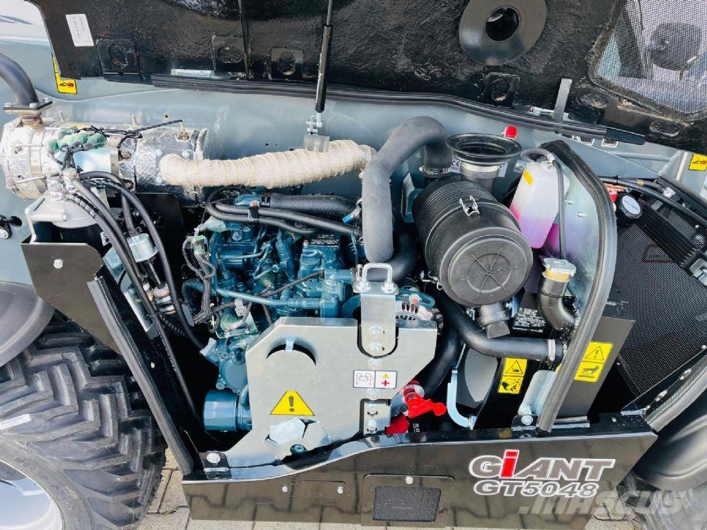 GiANT GT5048 伸縮臂操作車