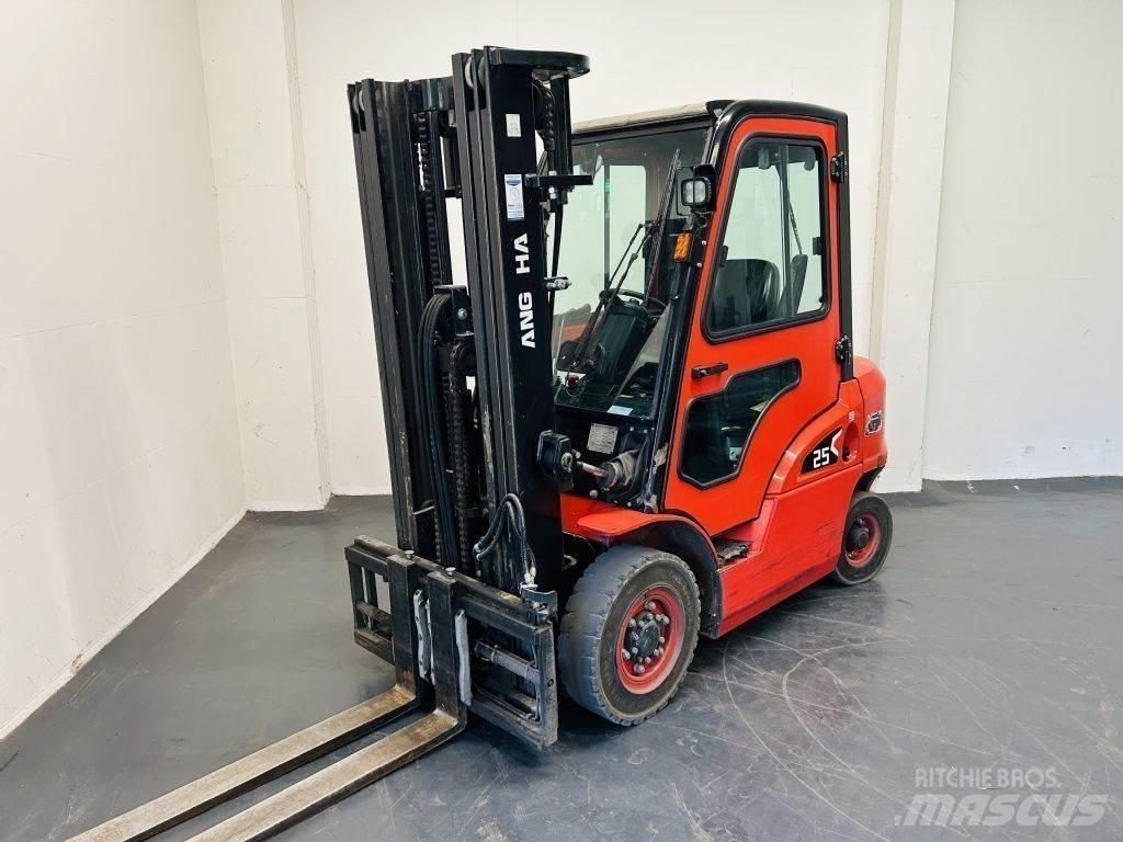 Hangcha CPCD25-XRW92F 柴油卡車