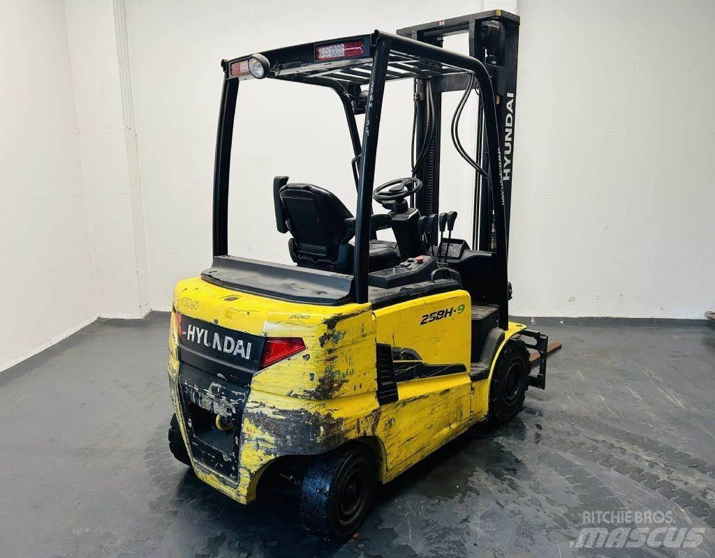 Hyundai 25BH-9 電動堆高機