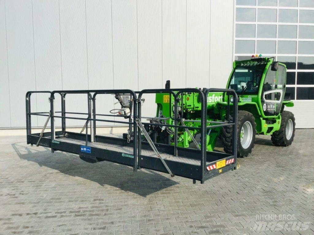 Merlo P40.17 Plus 伸縮臂操作車