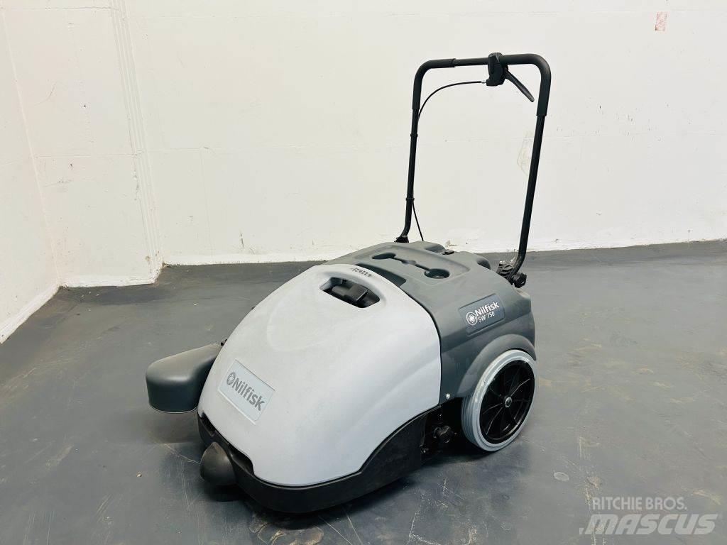 Nilfisk SW750 掃倉機