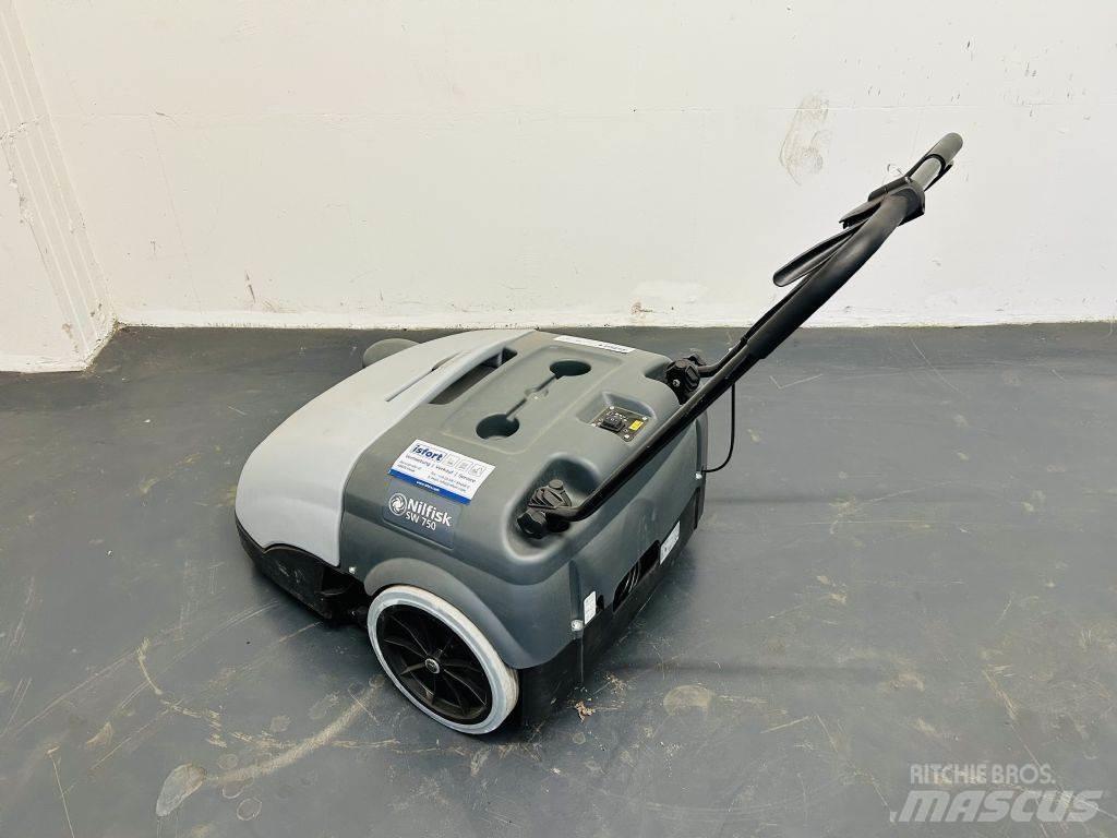 Nilfisk SW750 掃倉機