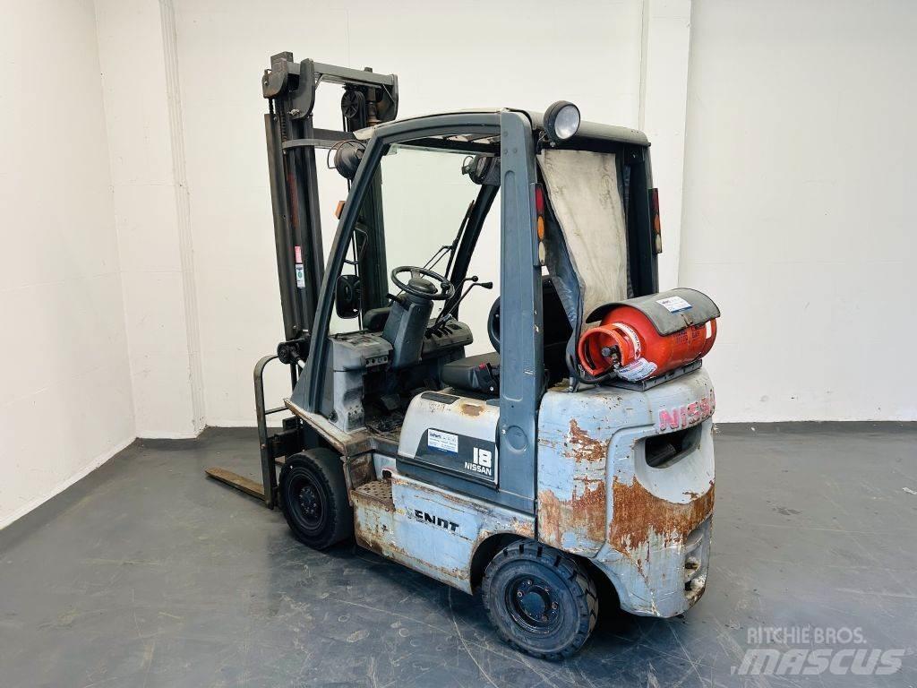 Nissan PD01A18PQ 液化石油氣LPG卡車